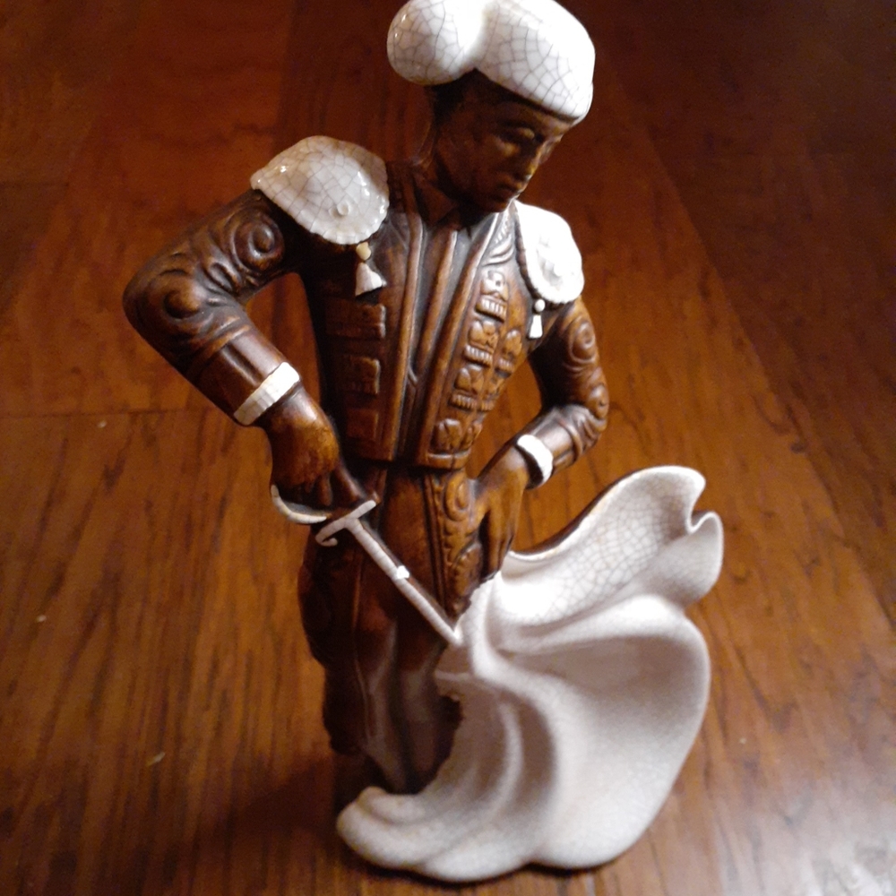 GORGEOUS MCM Treasure Craft 12" Ceramic Bullfighter Matador Figurine.